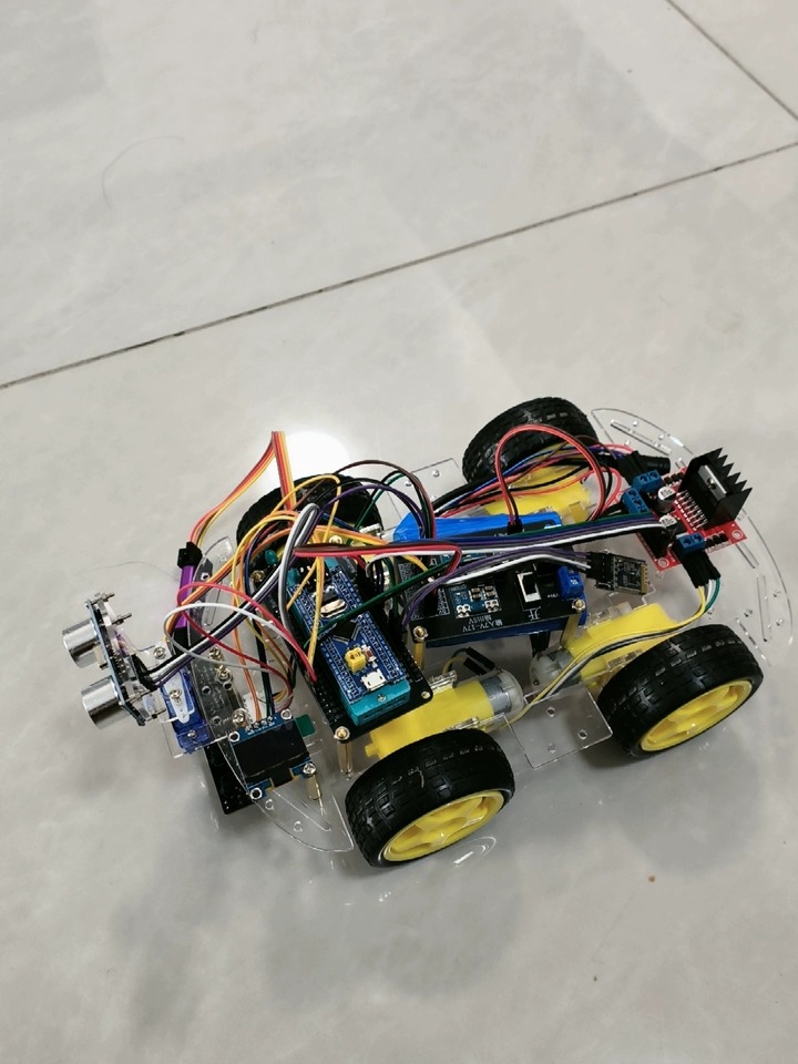 مجموعة سيارة صغيرة ذكية STM32  - مراجعة Robot Bluetooth Car وسعره